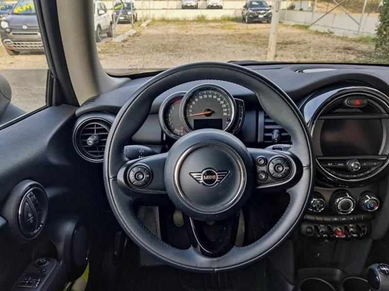 Usata Mini ONE 75 CV (55 kW) 2019 Grigio Utilitaria