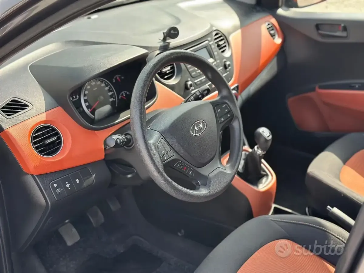 Usata Hyundai i10 Classic 69 CV (50 kW) 2013 Grigio Utilitaria