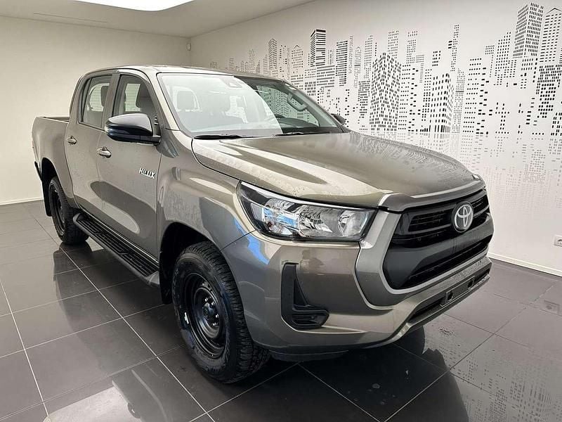 Nuova Toyota HiLux Comfort 204 CV (150 kW) 2025 Oxide bronze Pick-up