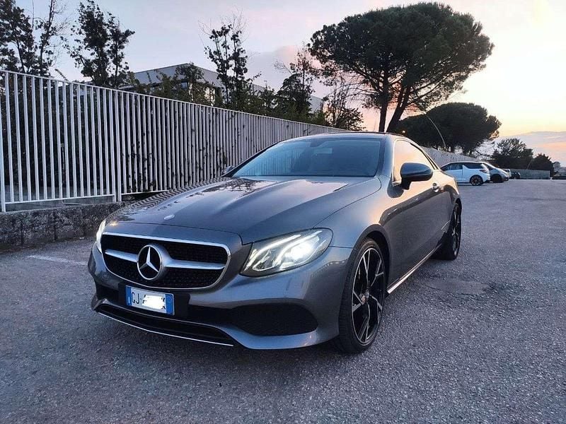 Usata Mercedes E220 Premium 194 CV (142 kW) 2018 Grigio Coupé