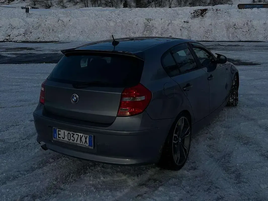 Usata BMW 118 143 CV (105 kW) 2011 Grigio Utilitaria