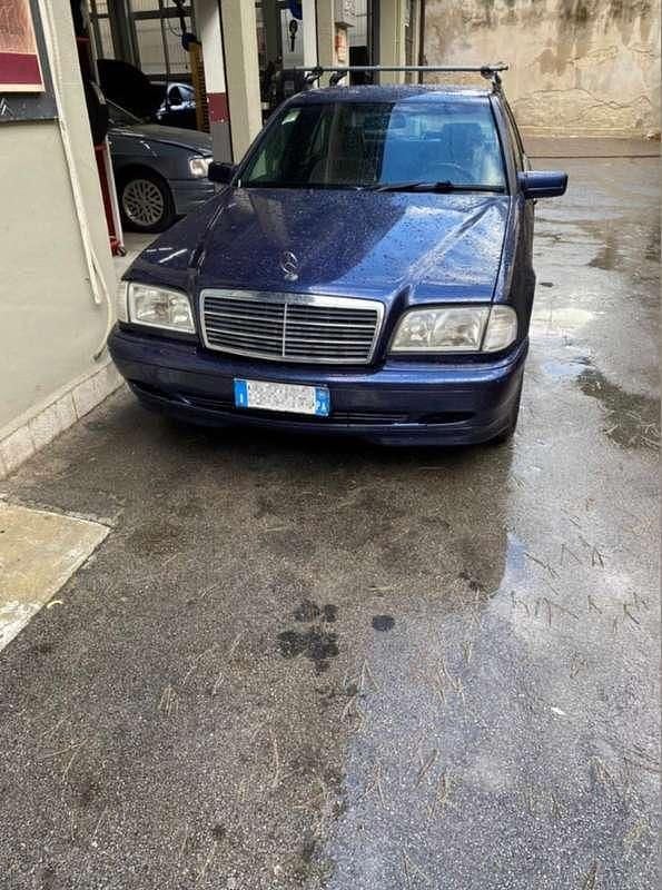 Usata Mercedes 180 Classic 122 CV (89 kW) 1999 Blu/azzurro Berlina