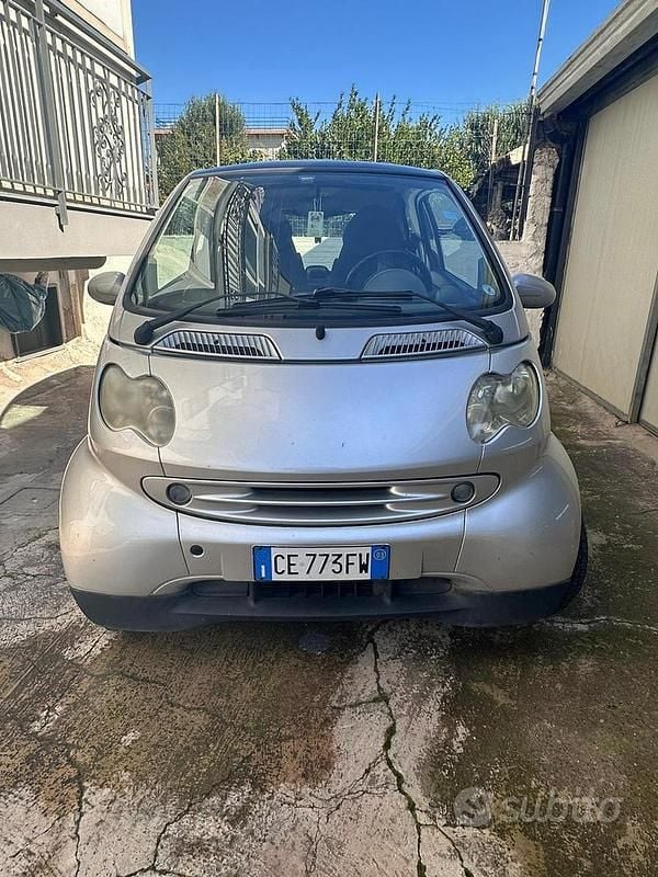 Grigio Usata 2003 Smart ForTwo Coupé Coupé | 2300 € (Buon prezzo) - Immagine 1/4