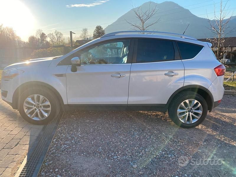 Usado Ford Kuga 160 CV (117 kW) 2010 SUV