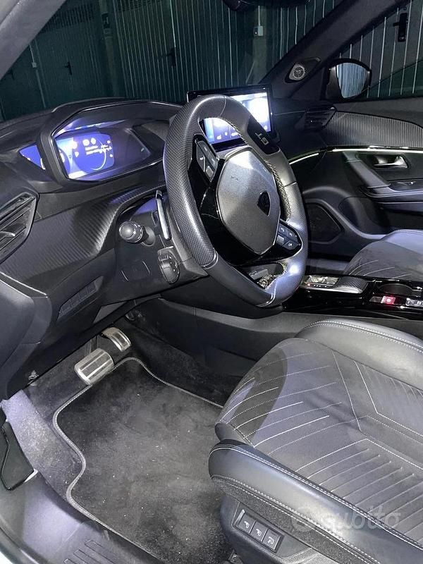 Usata Peugeot 2008 130 CV (95 kW) 2023 Bianco SUV