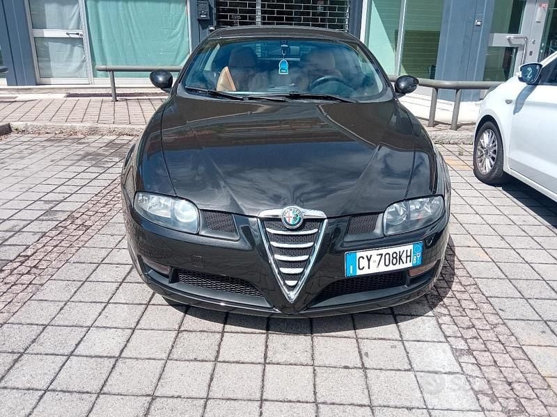 Usata Alfa Romeo GT 150 CV (110 kW) 2005 Grigio Coupé