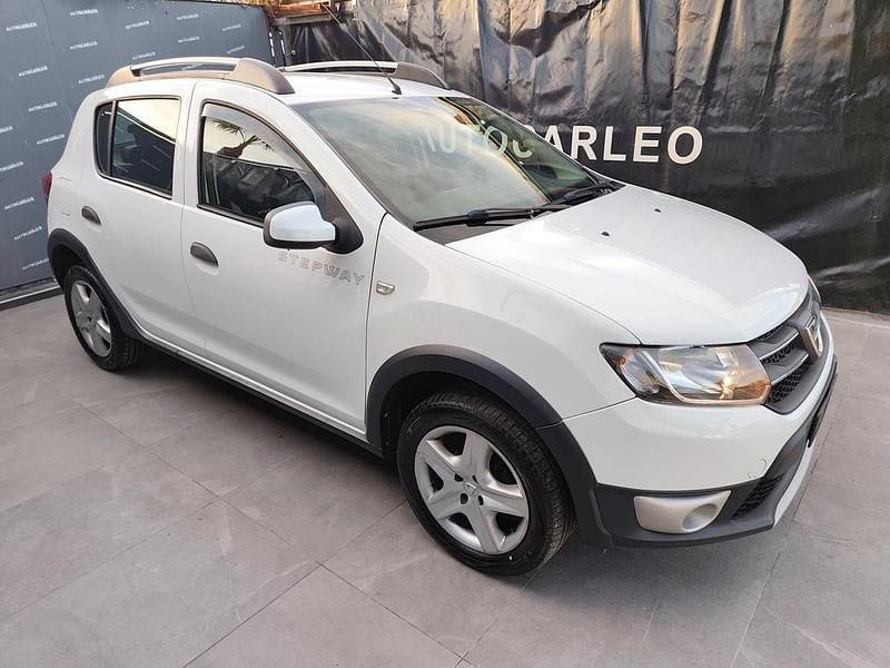 Usata Dacia Sandero Stepway 90 CV (66 kW) 2014 Bianco Utilitaria