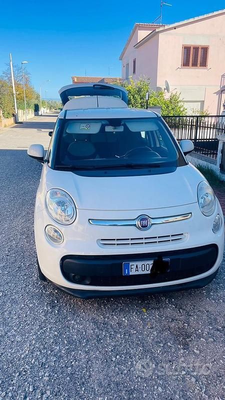 Bianco Usata 2015 Fiat 500L Monovolume | 9000 € (Buon prezzo) - Immagine 1/4
