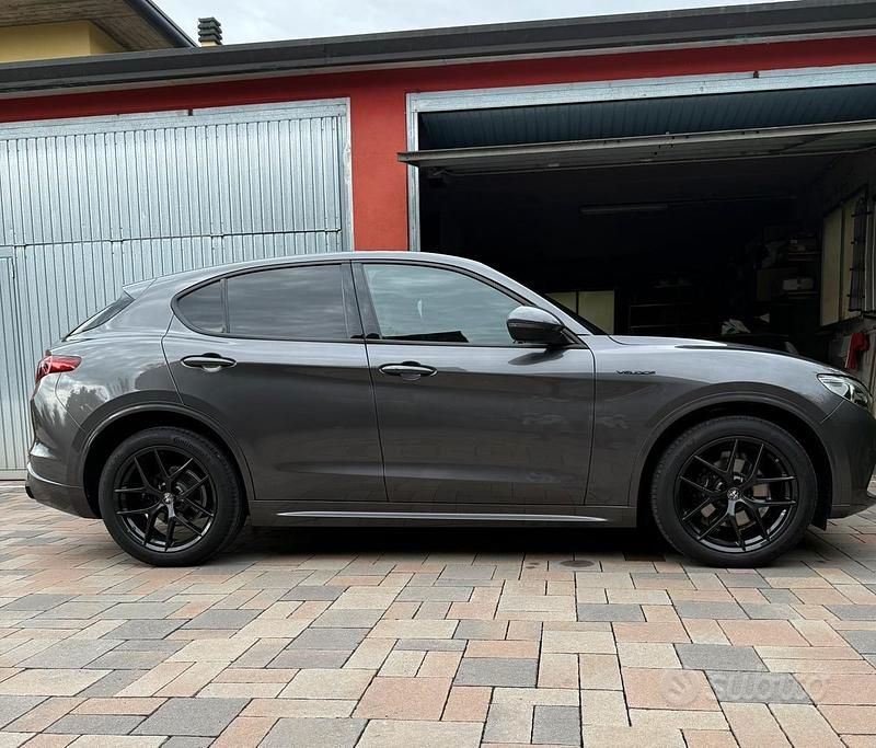 Usata Alfa Romeo Stelvio Veloce 209 CV (153 kW) 2022 Grigio SUV