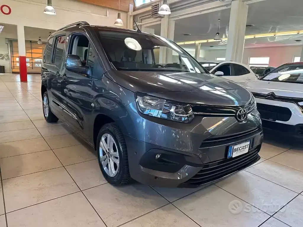 Gebraucht Toyota Proace Verso City 101 PS (74 kW) 2022 Grau Kombi