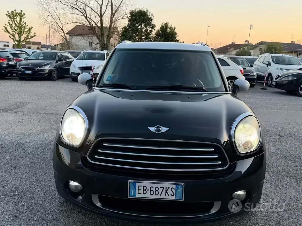 Second-hand Mini Cooper D Countryman 111 CP (81 kW) 2011 Negru SUV