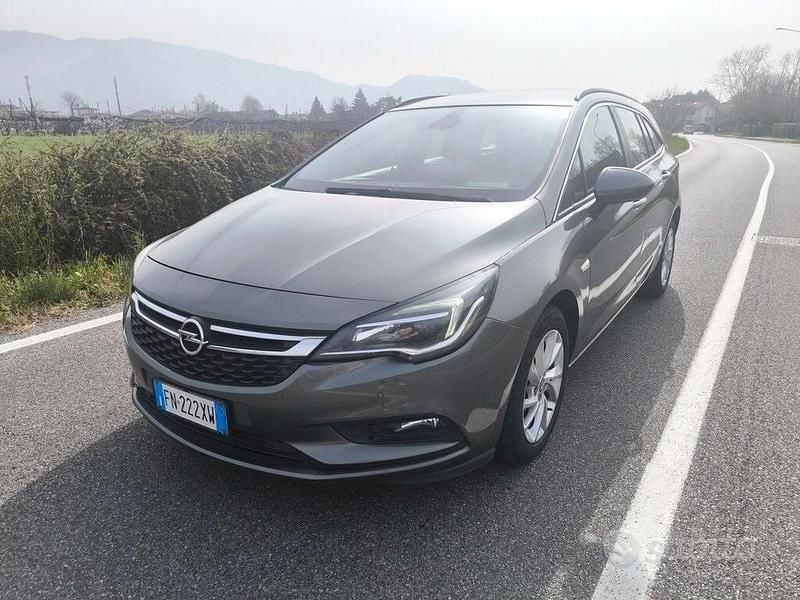 Usata Opel Astra 135 CV (99 kW) 2018 Grigio Station wagon