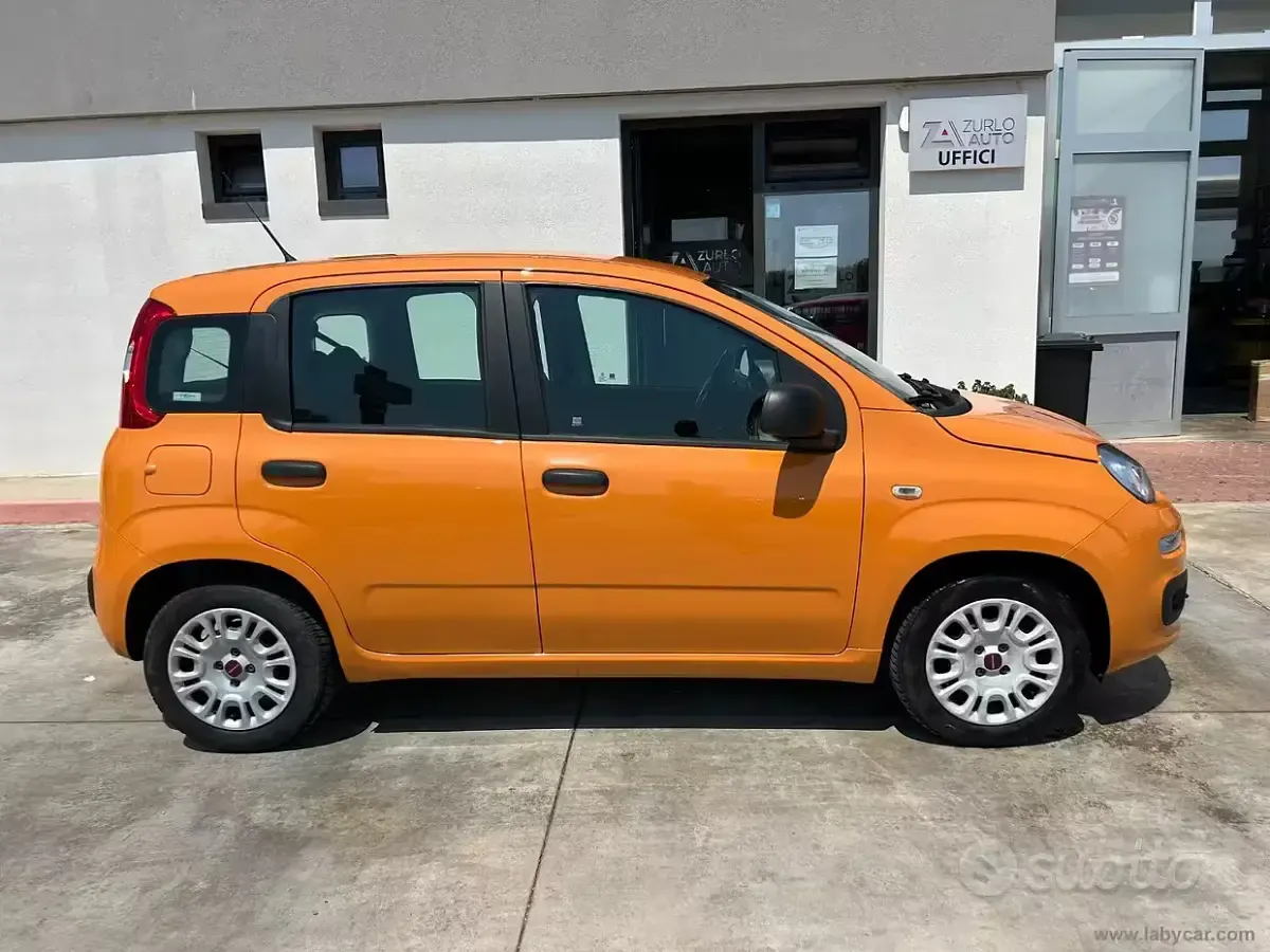 Usata Fiat Panda Lounge 69 CV (50 kW) 2017 Arancione Utilitaria