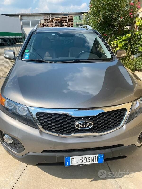 Grigio Usata 2012 Kia Sorento Active SUV | 6400 € - Immagine 1/4