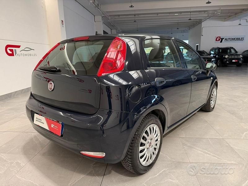 Usata Fiat Punto Street 95 CV (69 kW) 2018 Blu Utilitaria