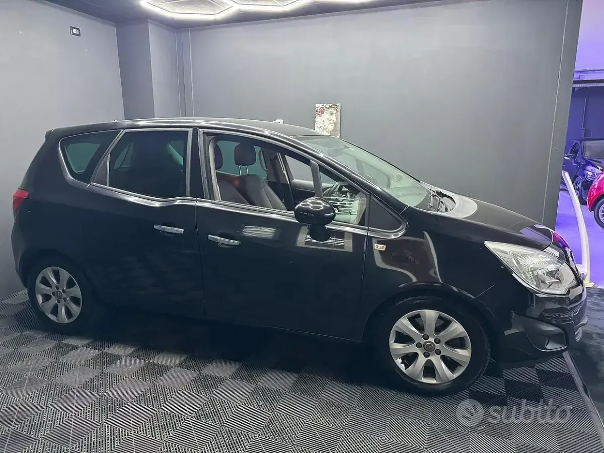 Usata Opel Meriva 110 CV (80 kW) 2012 Nero Monovolume