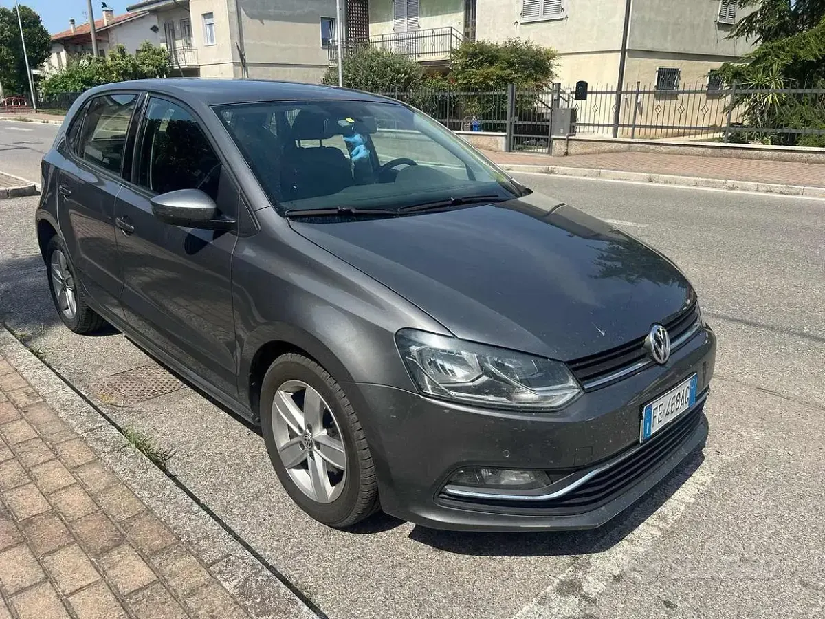 Usata VW Polo Comfortline 75 CV (55 kW) 2016 Grigio Berlina