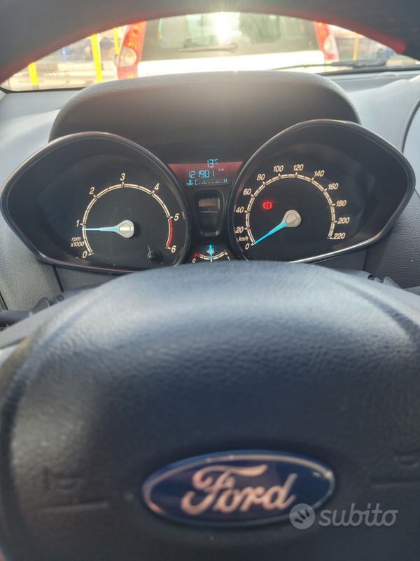 Usata Ford B-MAX Sport 75 CV (55 kW) 2015 Bianco Monovolume