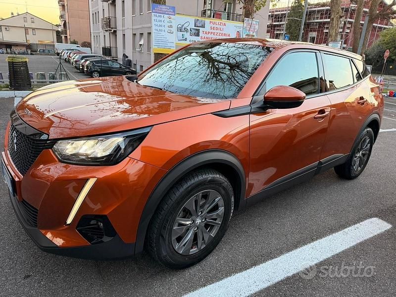 Usata Peugeot 2008 GT 130 CV (95 kW) 2021 Arancione SUV