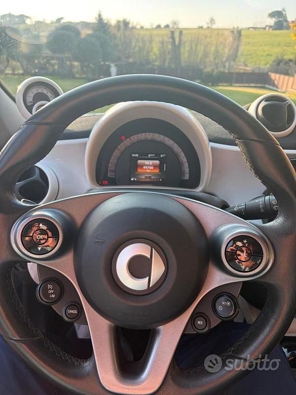 Usata Smart ForFour 2015 Bianco Utilitaria