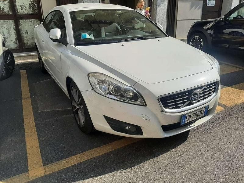 Usata Volvo C70 Momentum 150 CV (110 kW) 2012 Bianco Cabrio