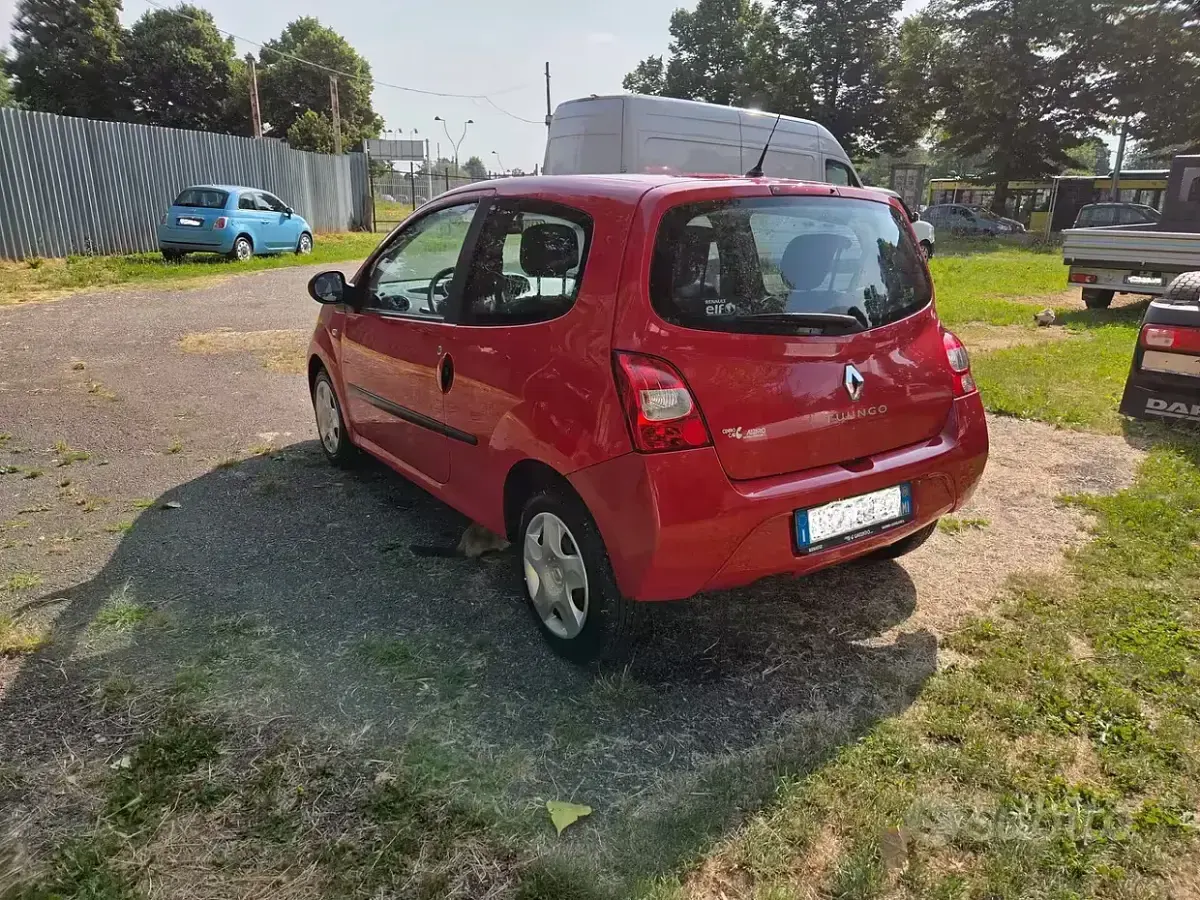 Usata Renault Twingo Dynamique 58 CV (42 kW) 2009 Rosso Utilitaria