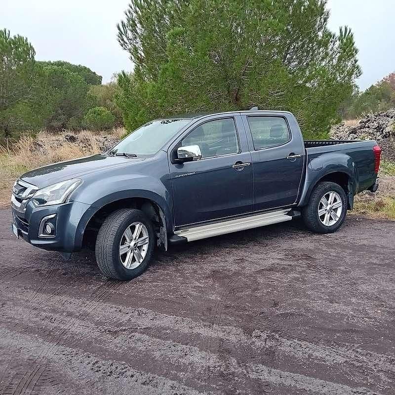 Usata Isuzu D-Max 165 CV (121 kW) 2018 Grigio SUV