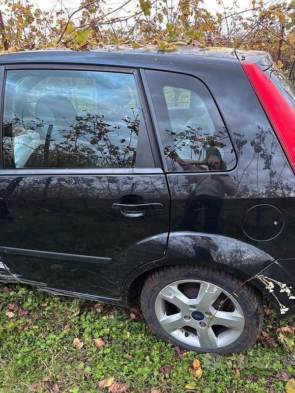 Usata Ford Fiesta 2005 Nero Berlina