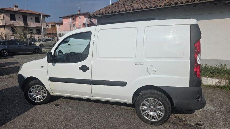 Usata Fiat Doblò 103 CV (75 kW) 2010 Bianco / pastello Monovolume