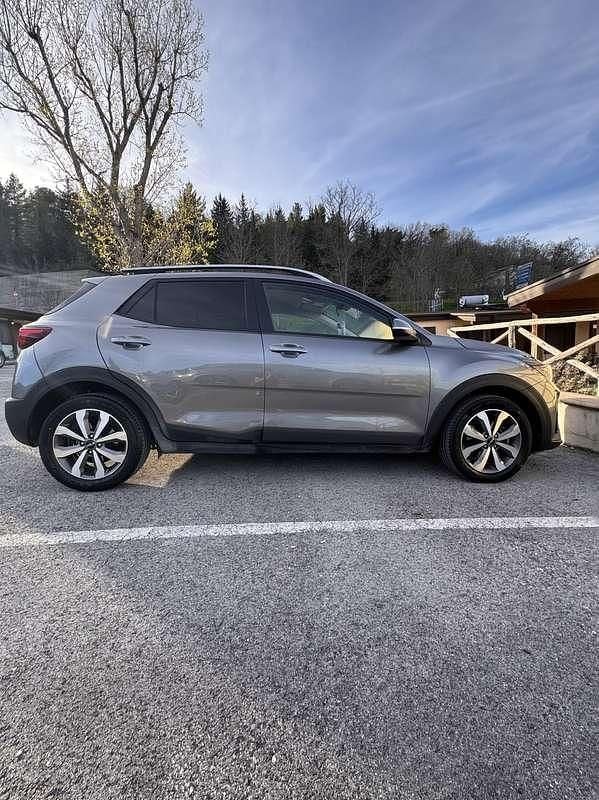 Usata Kia Stonic Style 84 CV (61 kW) 2023 Grigio SUV