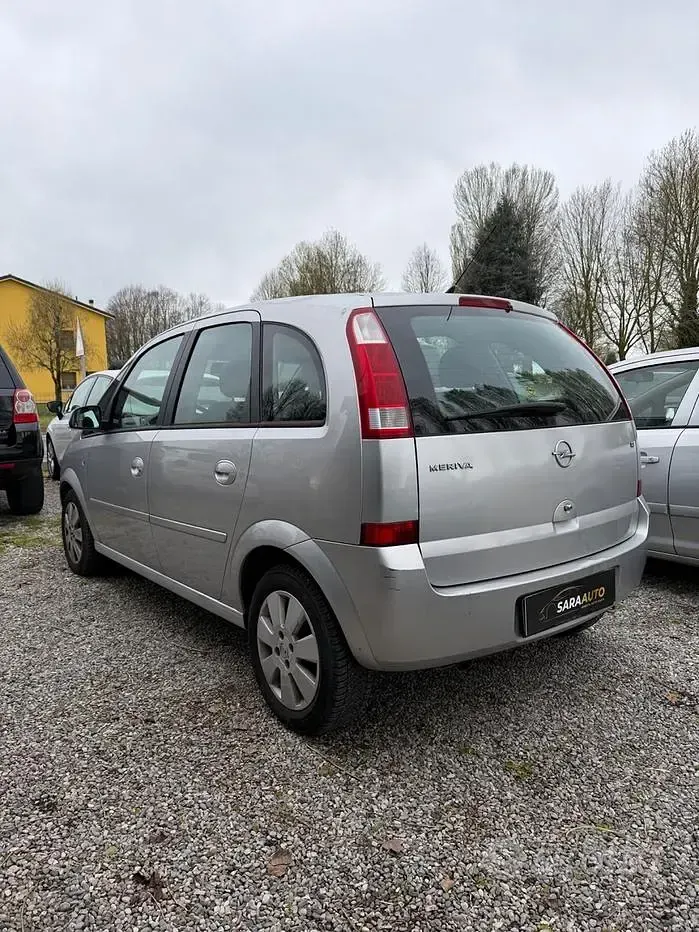 Usata Opel Meriva 125 CV (91 kW) 2005 Grigio Monovolume