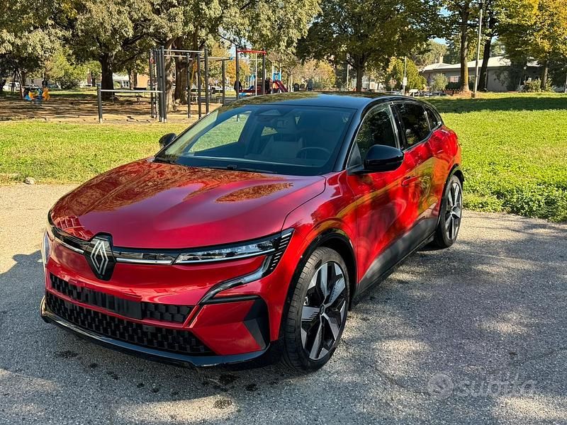Usata 2023 Renault Megane E-Tech Tre volumi | 25.990 € - Immagine 1/4