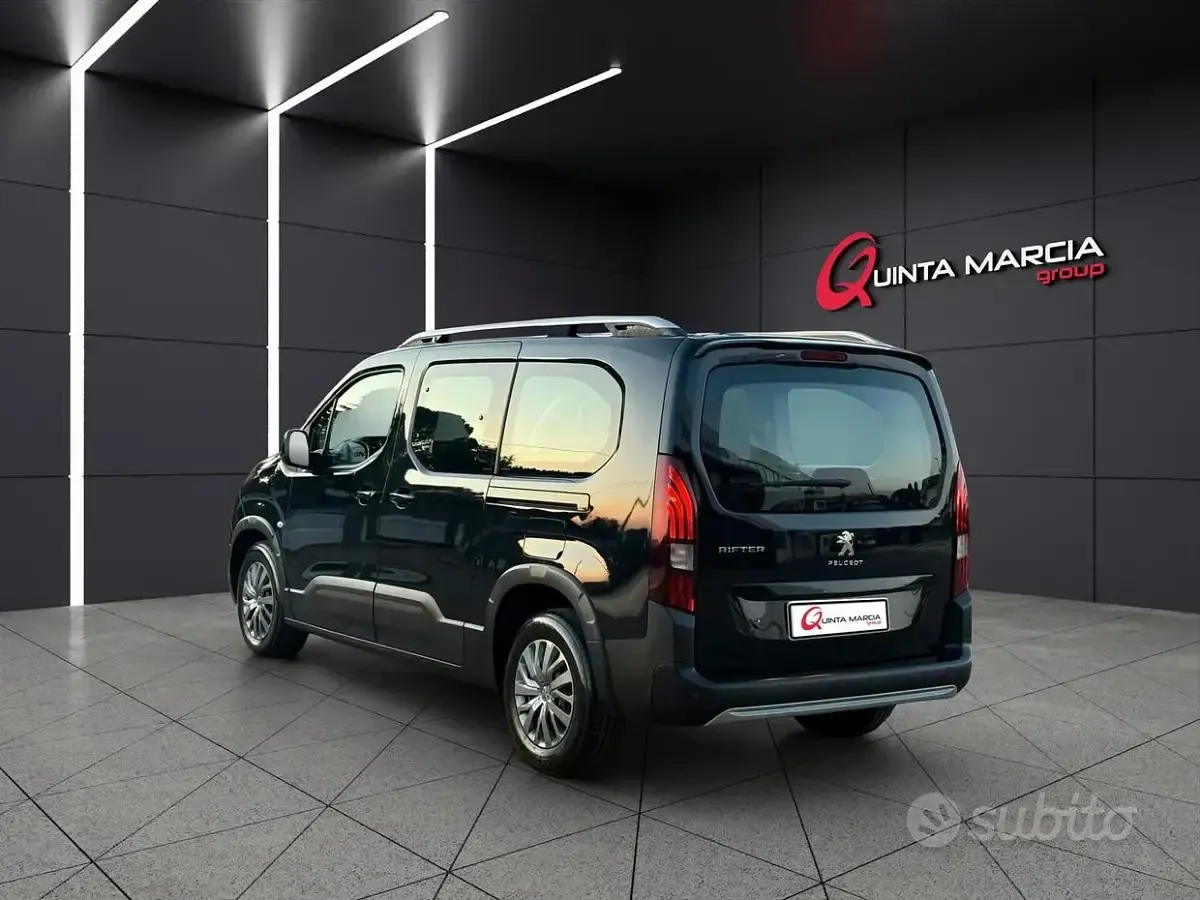 Usata Peugeot Rifter Allure 131 CV (96 kW) 2020 Nero Monovolume