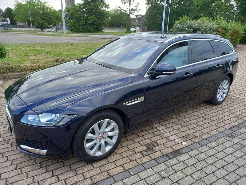 Usata Jaguar XF Sportbrake Prestige 179 CV (131 kW) 2020 Blu/azzurro Station wagon