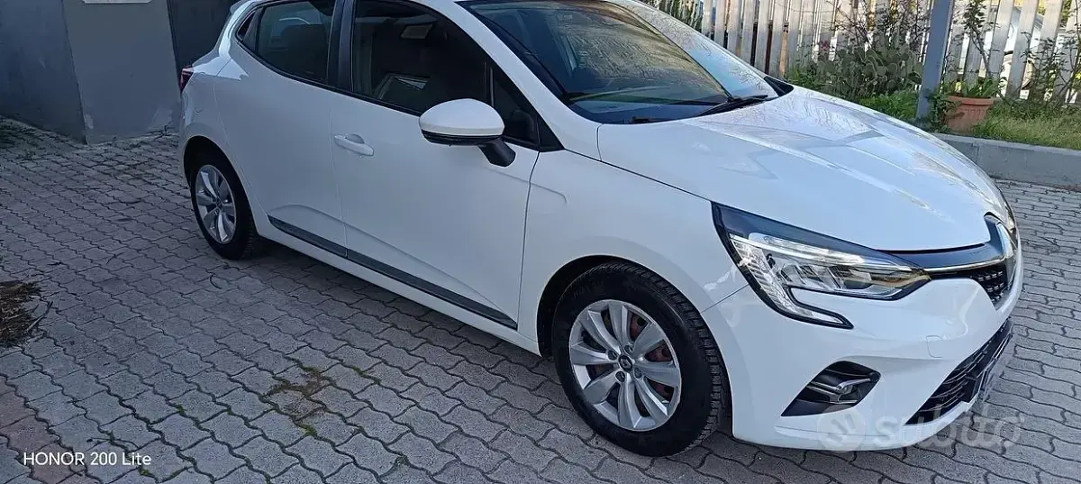 Occasion Renault Clio V Zen 85 ch (62 kW) 2019 Blanc Citadine