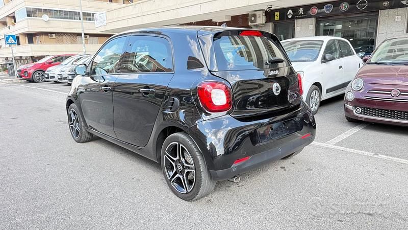 Usata Smart ForFour Prime 90 CV (66 kW) 2019 Nero Utilitaria