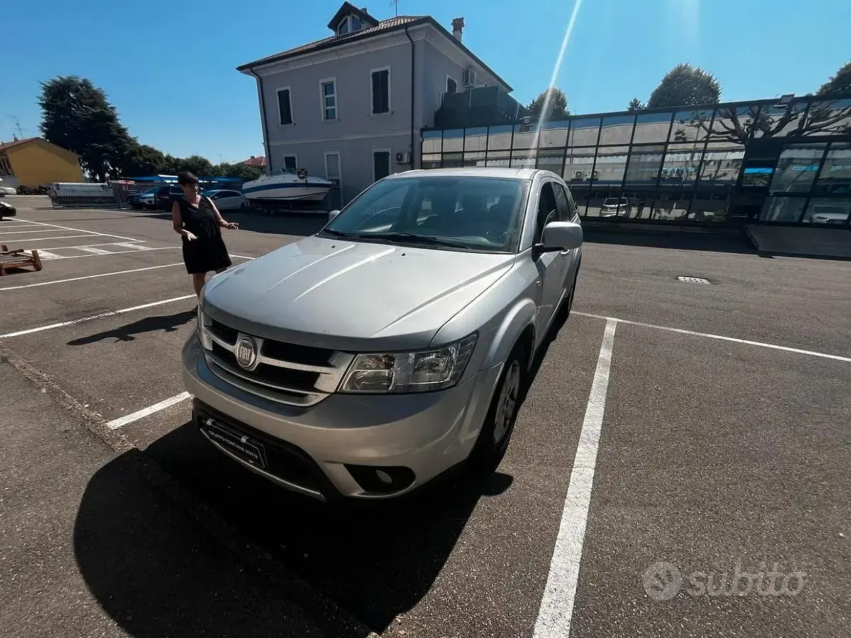 Usata Fiat Freemont Urban 170 CV (125 kW) 2014 Grigio SUV