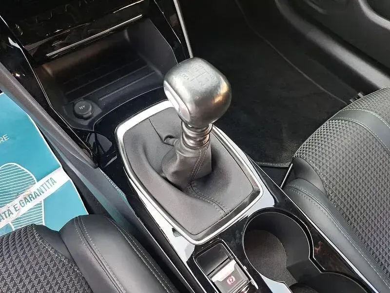 Usata Peugeot 208 GT 101 CV (74 kW) 2023 Nero Utilitaria