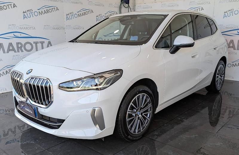 Usata BMW 218 Luxury Line 150 CV (110 kW) 2023 Bianco Monovolume