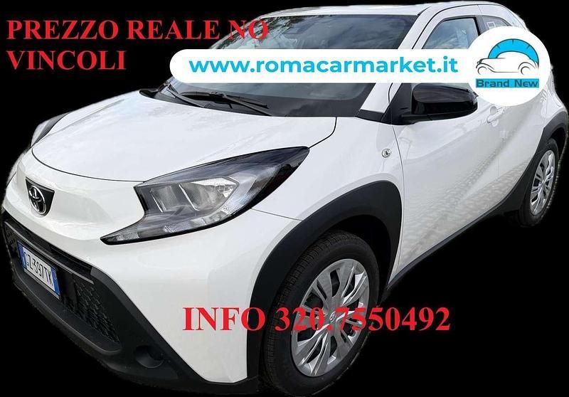 Bianco Nuova 2025 Toyota Aygo X Active SUV | 15.490 € (Buon prezzo) - Immagine 1/4