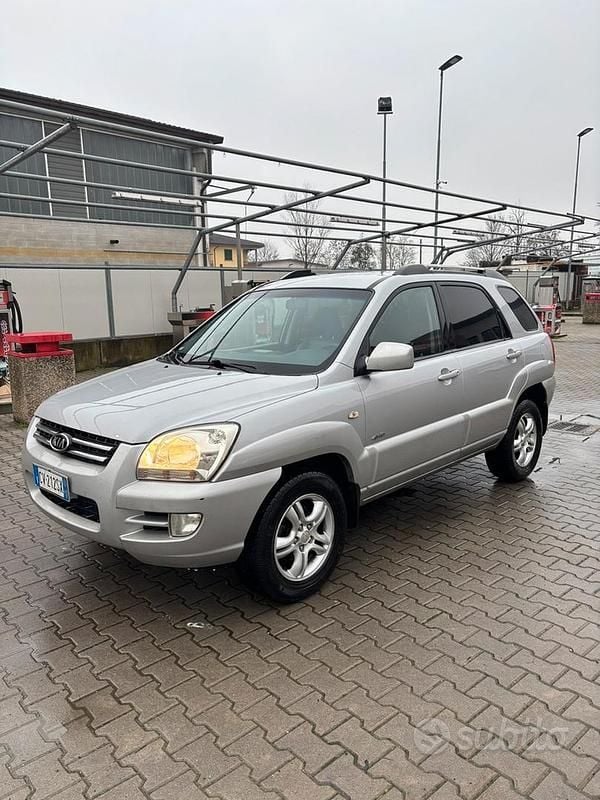Usata Kia Sportage Active 112 CV (82 kW) 2005 Grigio SUV