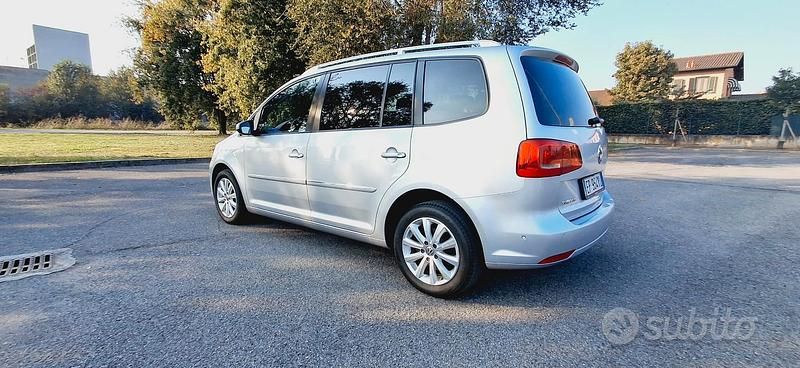 Usata VW Touran 140 CV (102 kW) 2013 Grigio Monovolume