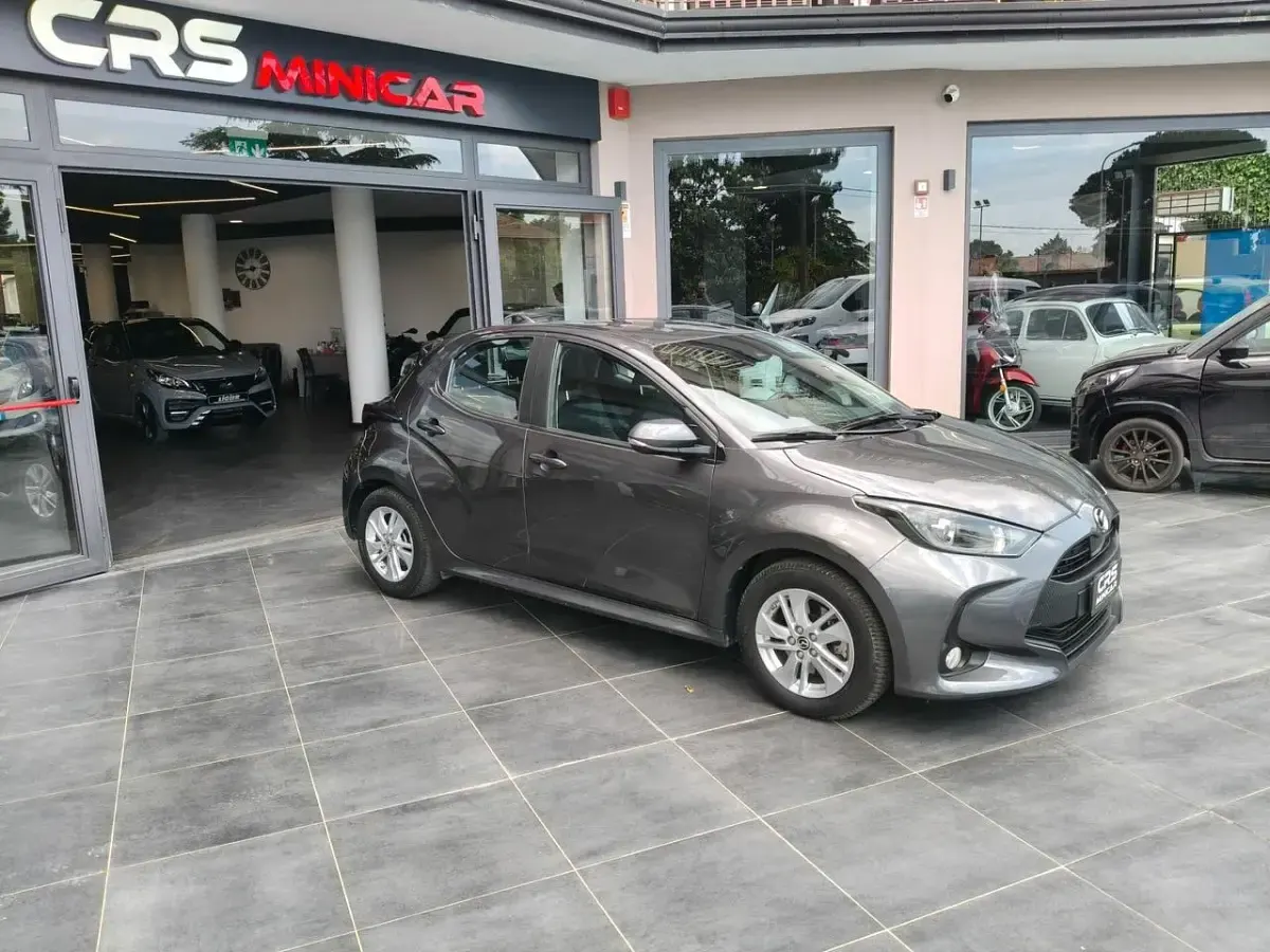 Usata Mazda 2 92 CV (67 kW) 2023 Grigio Utilitaria