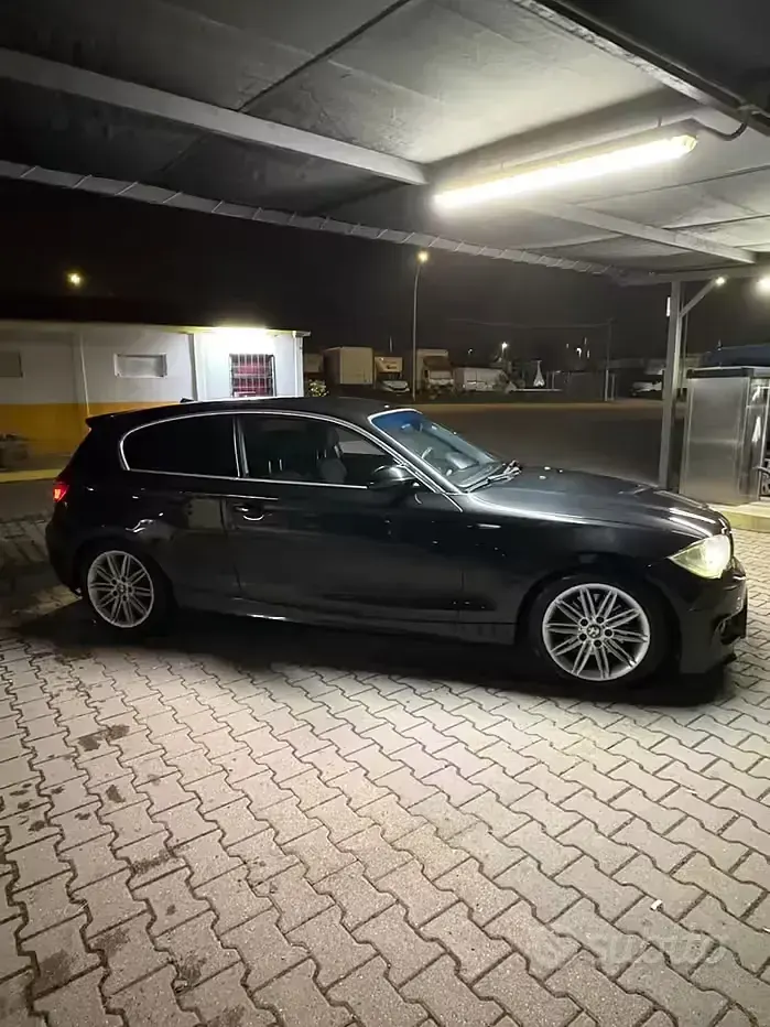 Usata BMW 120 177 CV (130 kW) 2009 Nero Utilitaria