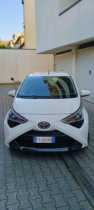 Usata Toyota Aygo Connect Style 72 CV (52 kW) 2019 Utilitaria