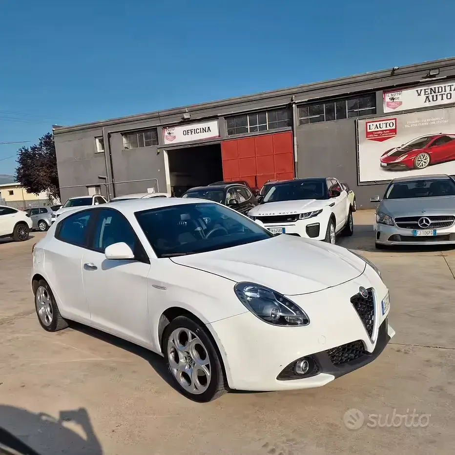 Usata Alfa Romeo Giulietta Business 120 CV (88 kW) 2020 Bianco Utilitaria