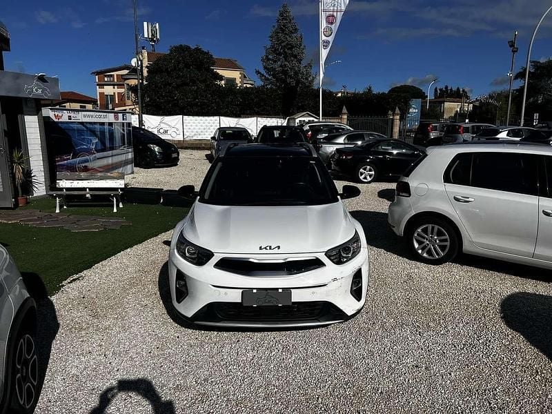 Usata Kia Stonic Style 101 CV (74 kW) 2022 Bianco SUV