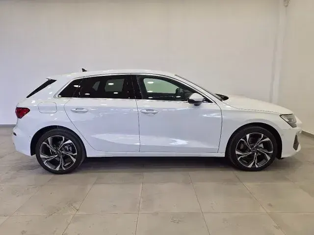 Uusi Audi A3 e-tron 150 HP (110 kW) 2025 Valkoinen Viistoperä