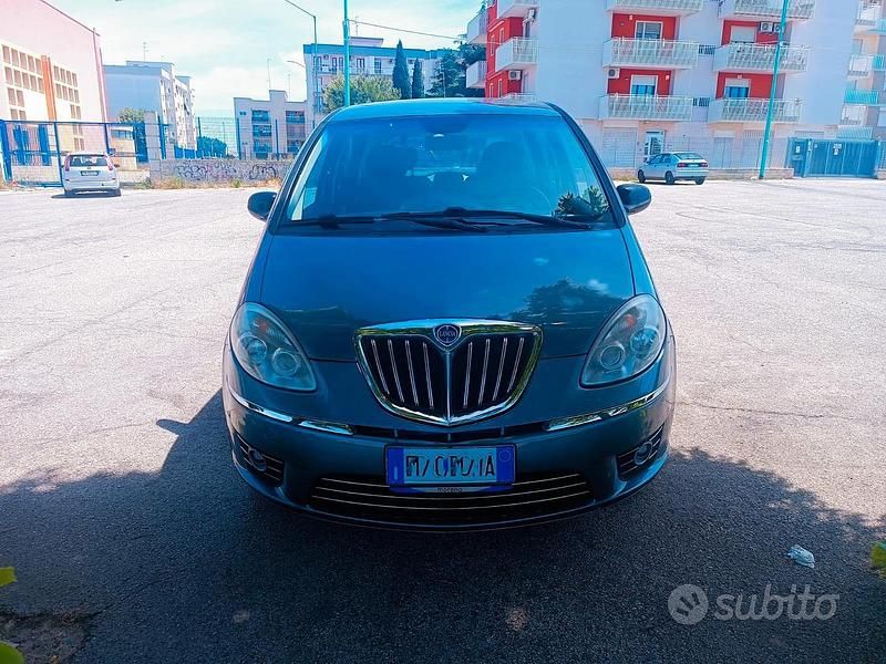 Usata Lancia Musa 2012 Grigio Monovolume