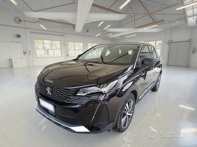 Usata Peugeot 3008 Allure 131 CV (96 kW) 2022 Nero SUV